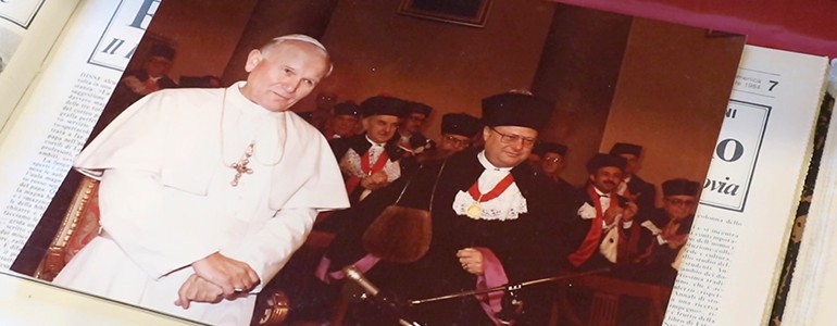 Personaggi celebri in visita all’Università di Pavia. La mostra fotografica fino al 6 aprile (video)