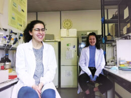Francesca Ermoli e Giulia Vitali, studentesse del corso in Molecular Biology, nella serie video sulle donne nella scienza